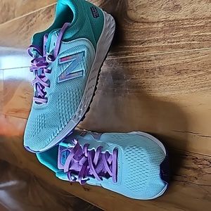 Girls size 5 New Balance shoes